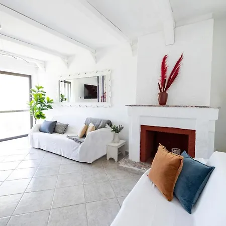 Del Greco Kalyves Polygyrou